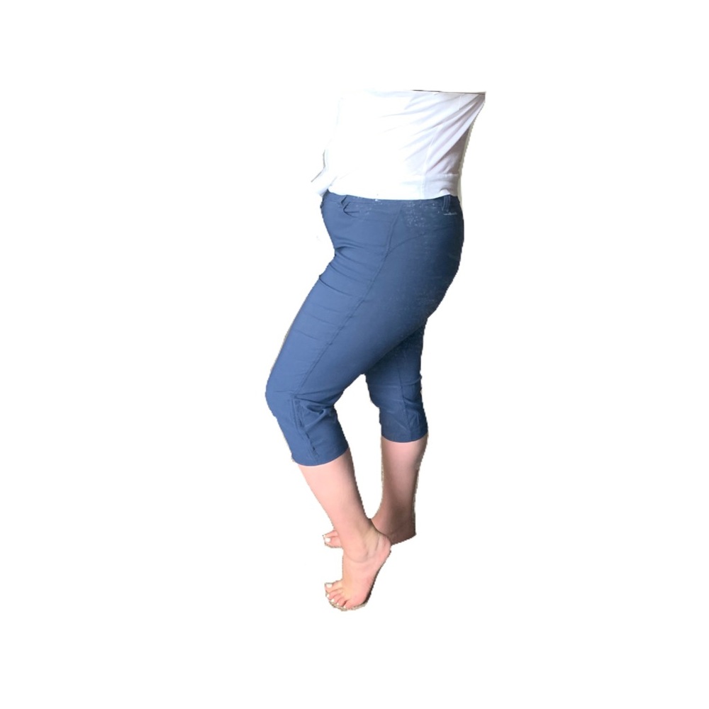 New!Eddie Bauer Women's Navy Rainier Capri Size 14